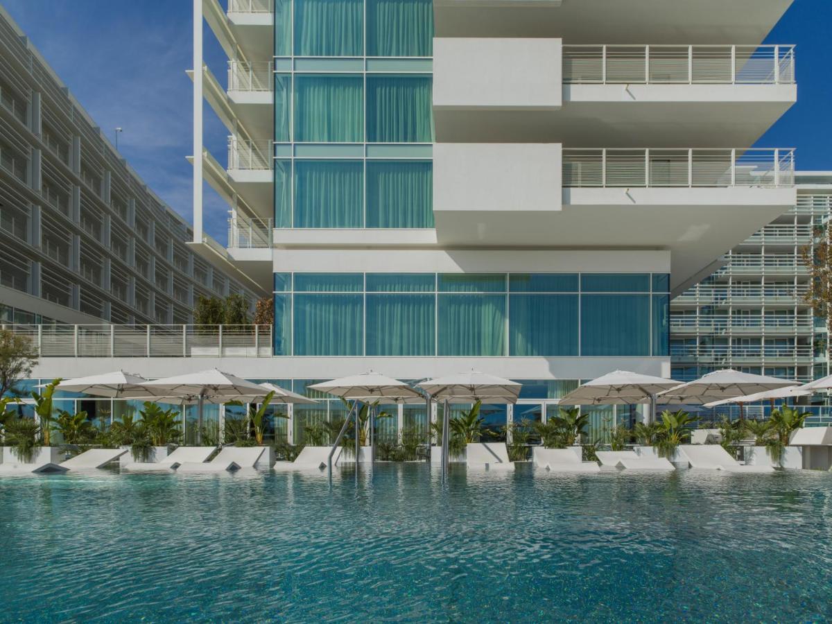 Falkensteiner Hotel & Spa Jesolo Esterno foto The hotel's pool