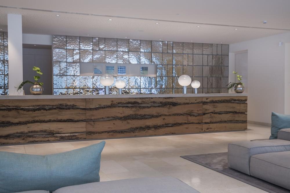 Falkensteiner Hotel & Spa Jesolo Esterno foto The lobby of the hotel