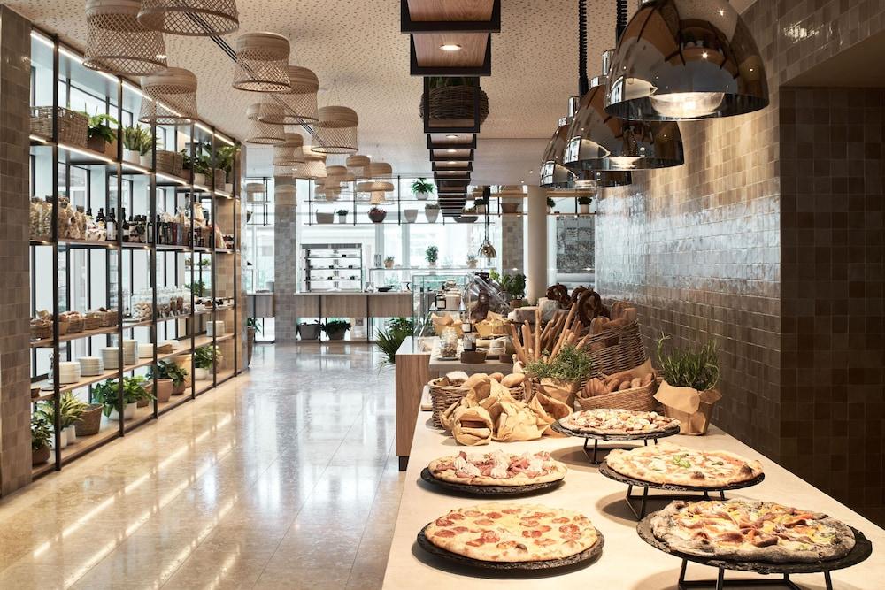 Falkensteiner Hotel & Spa Jesolo Esterno foto The Kitchen