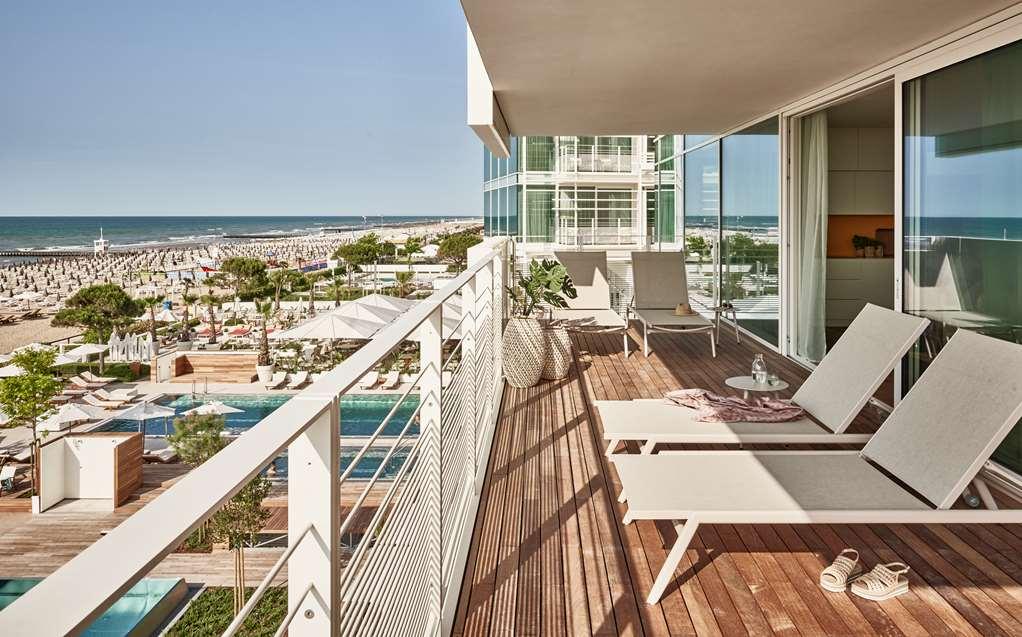 Falkensteiner Hotel & Spa Jesolo Camera foto Balcony